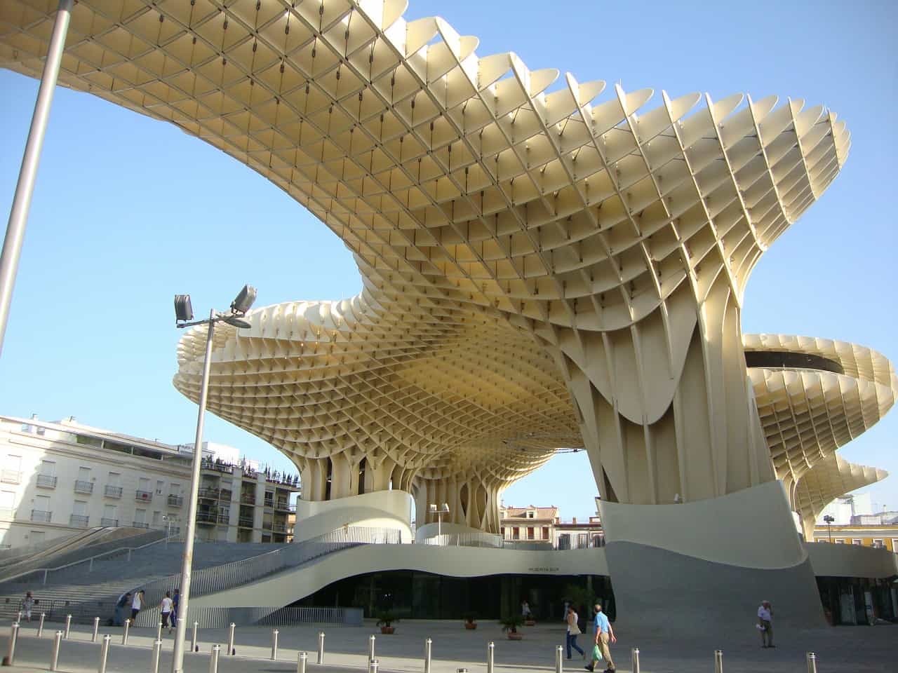 Piscina Ellos humedad Los estudios de arquitectura más conocidos de Barcelona